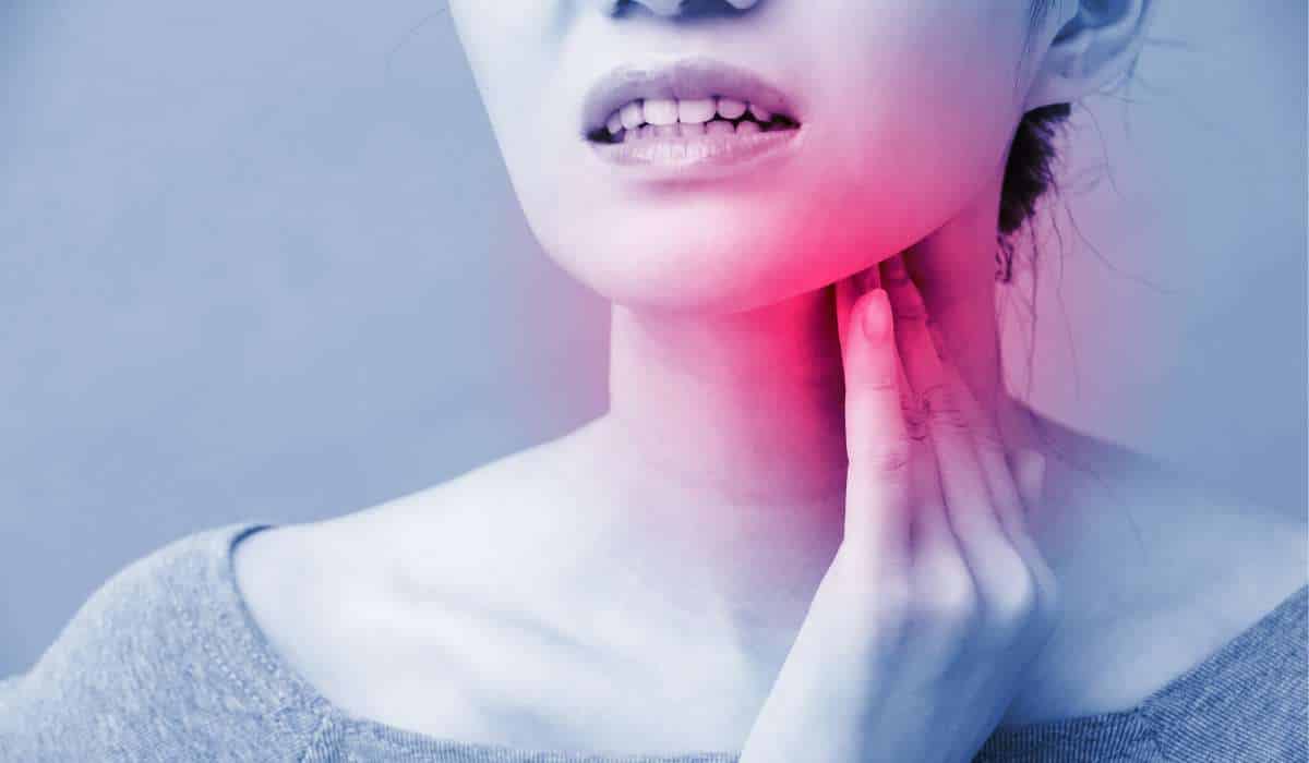 Woman haveing Thyroid issues. Brisbane Livewell Clinic.