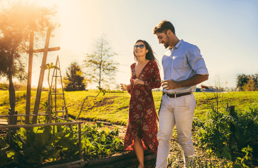 Couple talking and walking outdoor. Hypnotherapy services. Brisbane Livewell Clinic