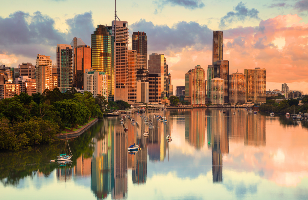 Cityscape image of Brisbane during sunrise. Hypnotherapy services. Brisbane Livewell Clinic