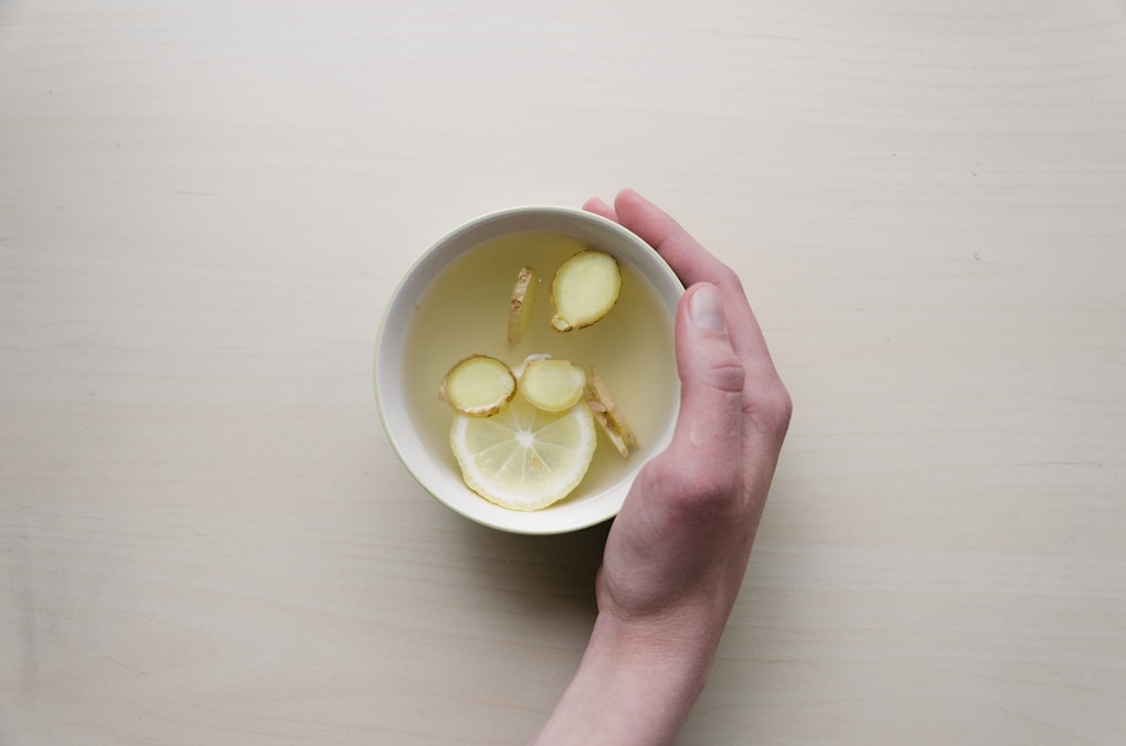 Honey and lemon drink for recovery after viral infection