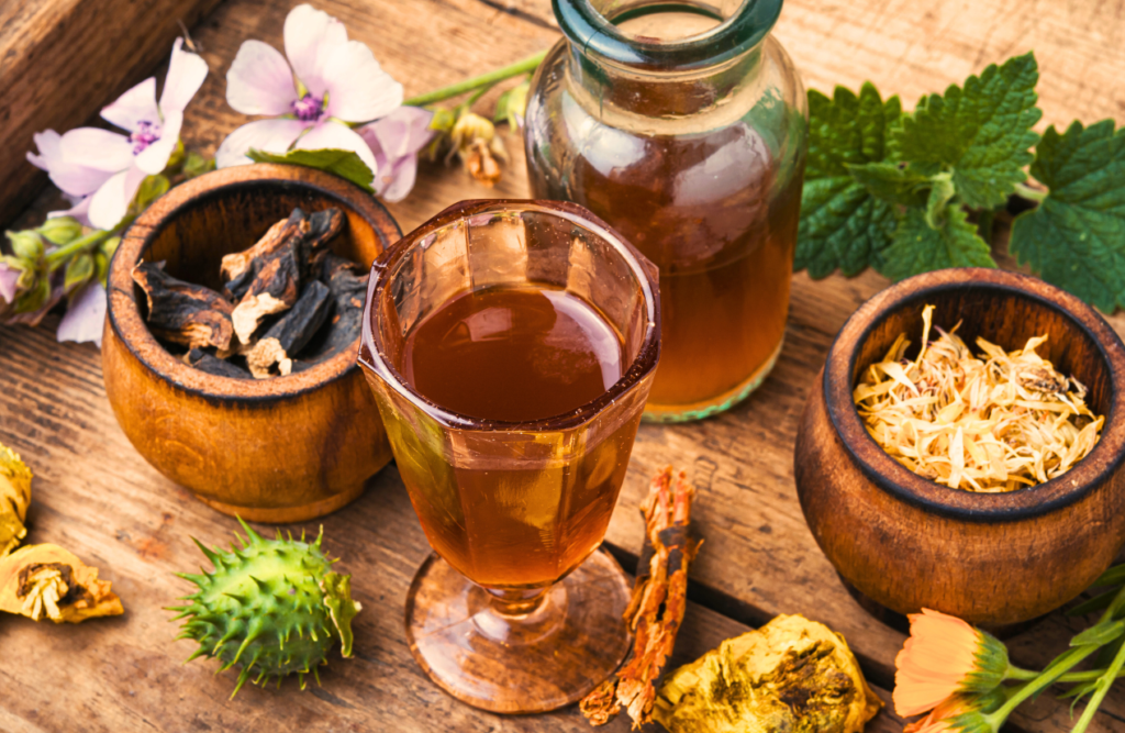 A mortar and bowl of raw and dried herbal medicine. Naturopath Cannon Hill. Brisbane Livewell Clinic